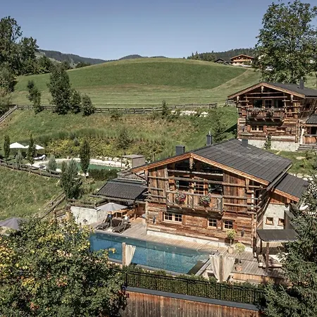 Lodge Pool Luxury Wagrain