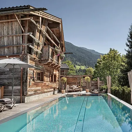 Pool Luxury Wagrain